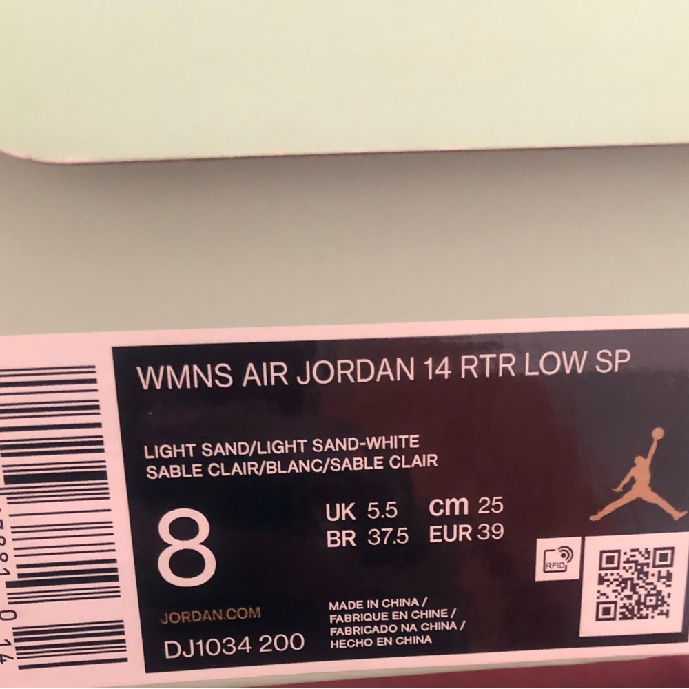 Women’s Air Jordans Aleali May sneakers. - Picture 4 of 5